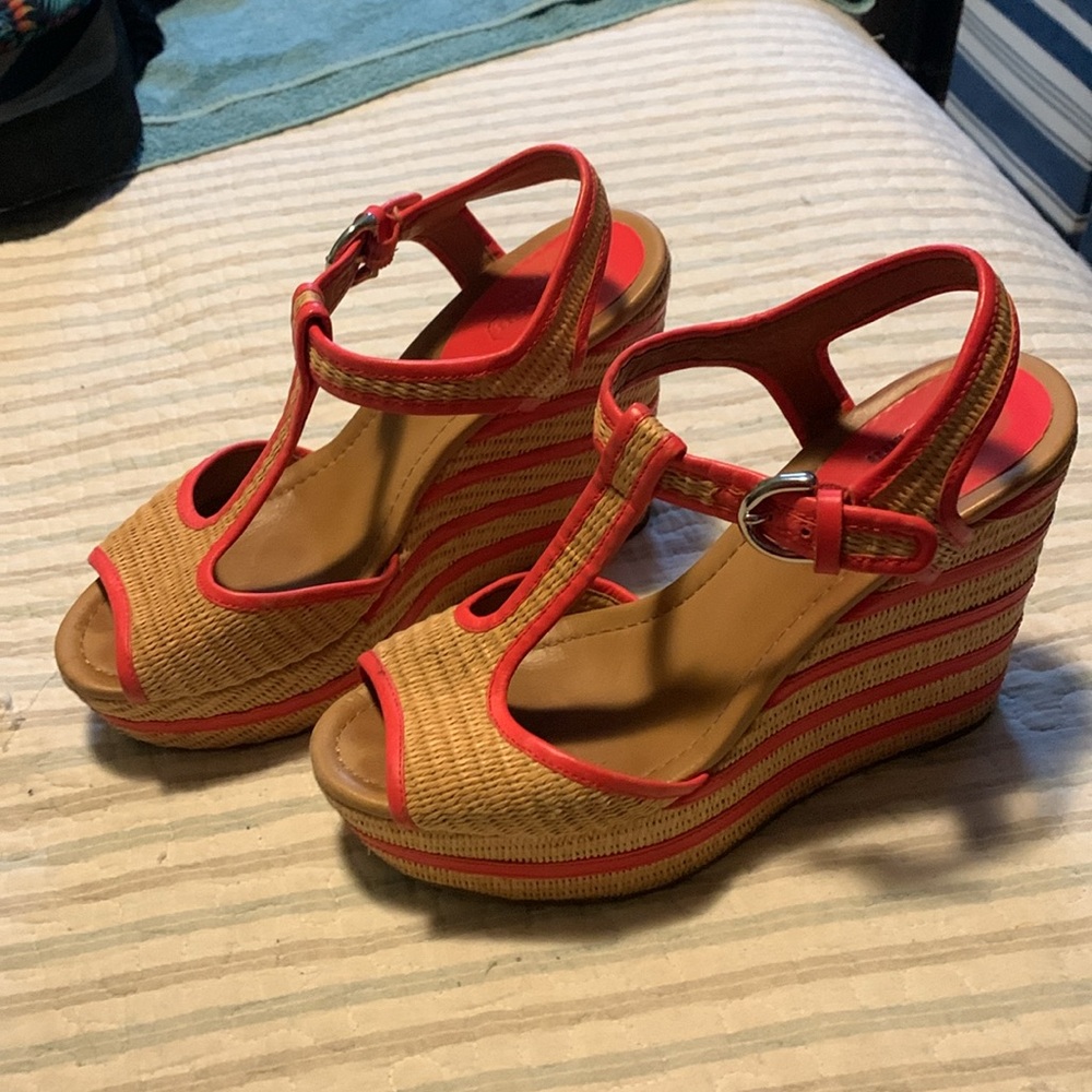 Coach Straw Coral Platform Wedge  T-Strap Sandals Size 9